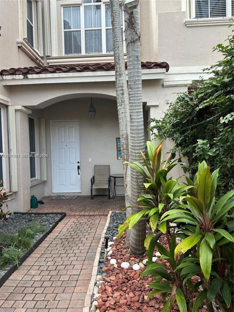 957 N Harbor Vw, Unit 957, Hollywood, FL 33019 Photo