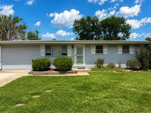 246 Oakborough Drive , Lake St Louis, MO 63367
