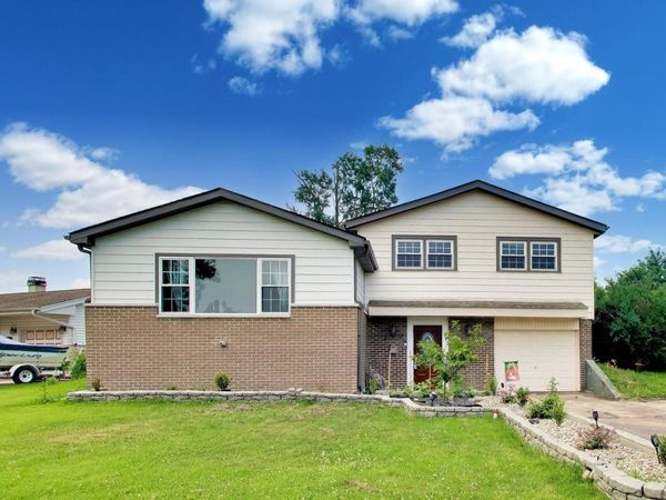 9007 W 92nd Street , Hickory Hills, IL 60457