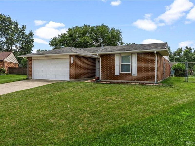 8289 Millspring Place, Huber Heights, OH 45424 Photo 2