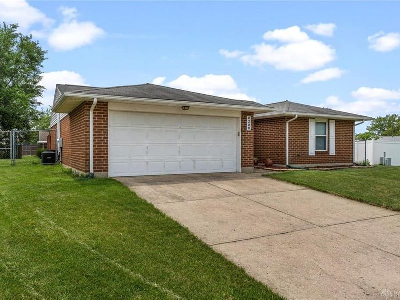 8289 Millspring Place, Huber Heights, OH 45424 Photo 3