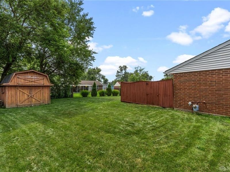 8289 Millspring Place, Huber Heights, OH 45424 Photo 4