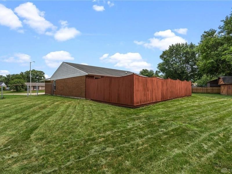 8289 Millspring Place, Huber Heights, OH 45424 Photo 6