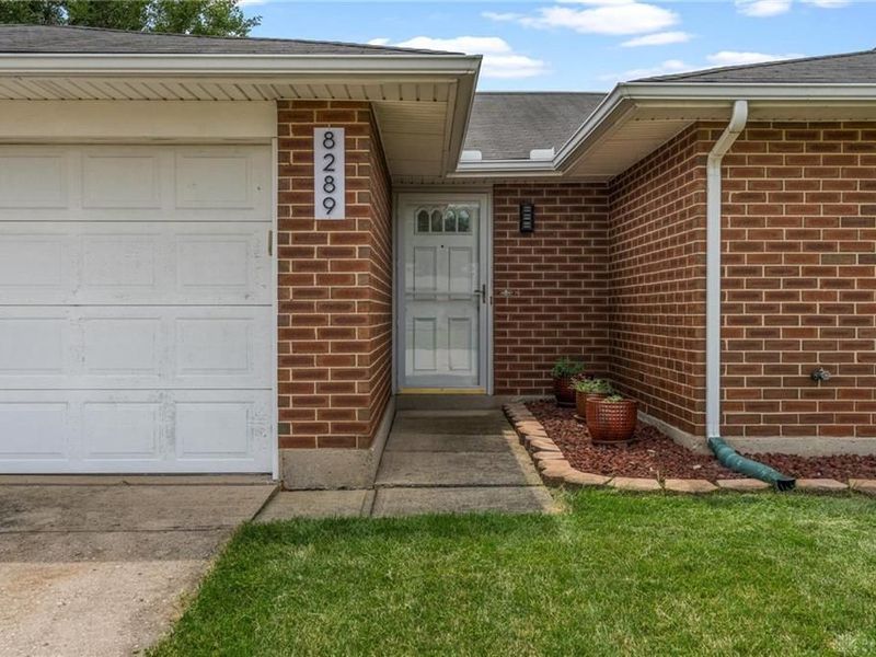 8289 Millspring Place, Huber Heights, OH 45424 Photo 9