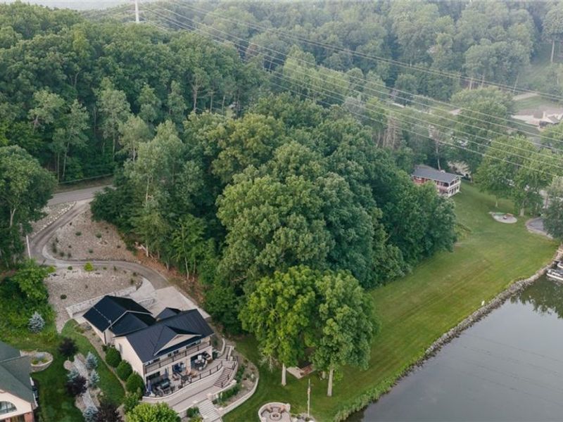 E Mohawk Drive , Malvern, OH 44644 Photo 8