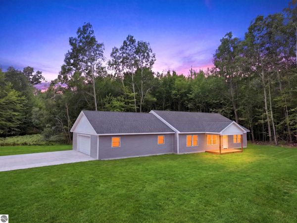 8022 Blue Road W, Lake City, MI 49651