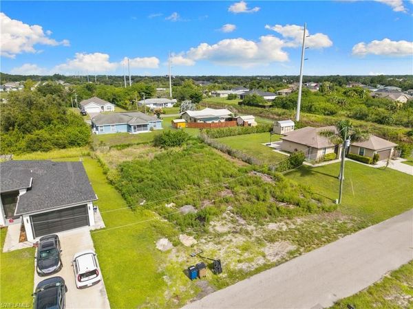52 Joan AVE S, LEHIGH ACRES, FL 33976