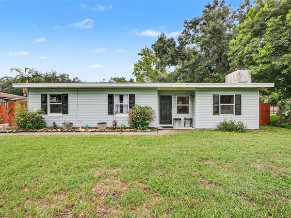 231 1ST STREET , CHULUOTA, FL 32766
