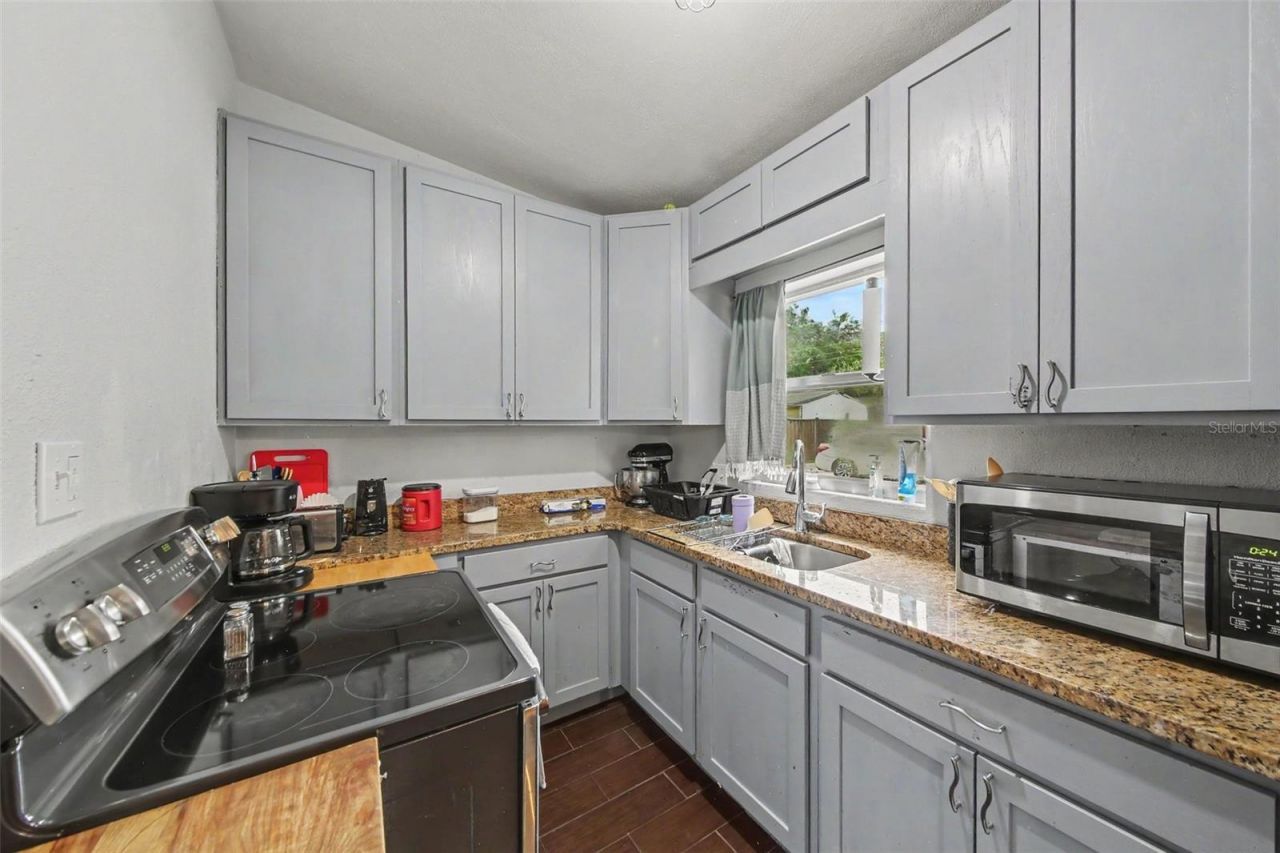 231 1st Street , Chuluota, FL 32766 Photo