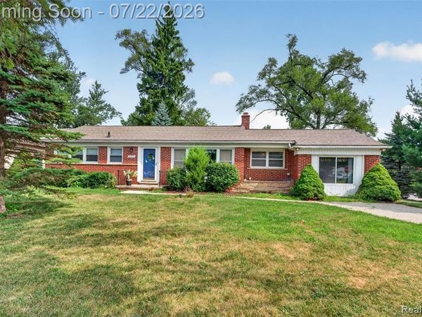 28014 6 Mile Road, Livonia, MI 48152