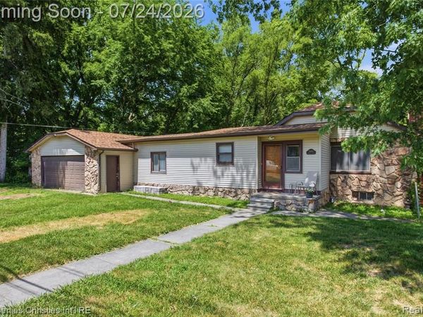 28430 Terrence Street, Livonia, MI 48154