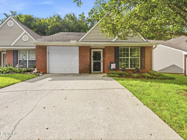 216 Dalton Place Way, Knoxville, TN 37912