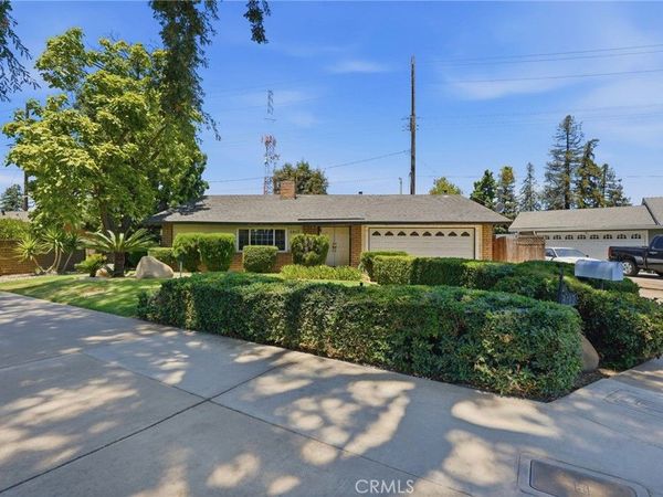 2017 S Woodland , Visalia, CA 93277