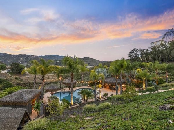 1101 Sierra Linda , Escondido, CA 92025