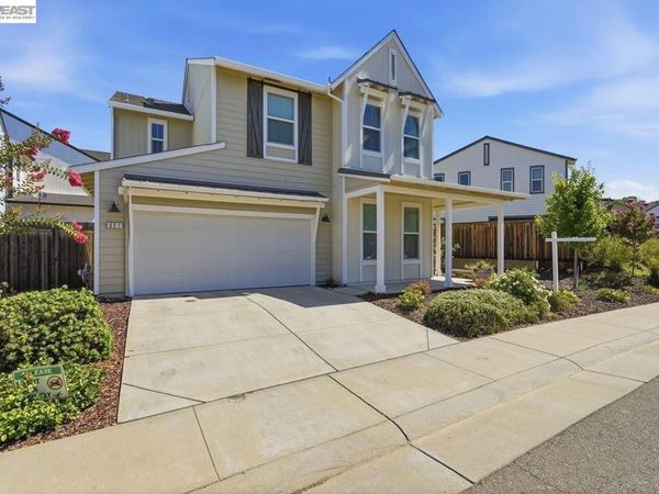 951 Farmhouse Way , Folsom, CA 95630
