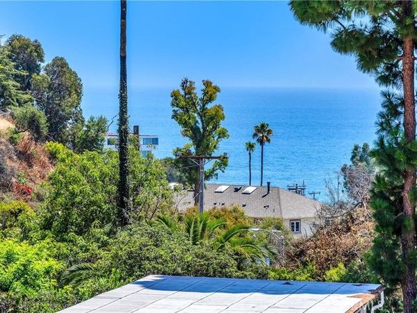 517 Palisades Drive , Pacific Palisades, CA 90272