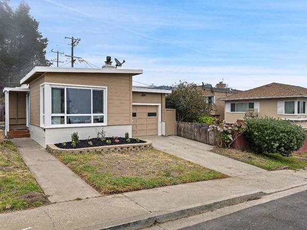 6 Seaview Drive , Daly City, CA 94015