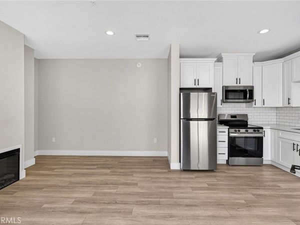 8414 Burnet Avenue , North Hills, CA 91343
