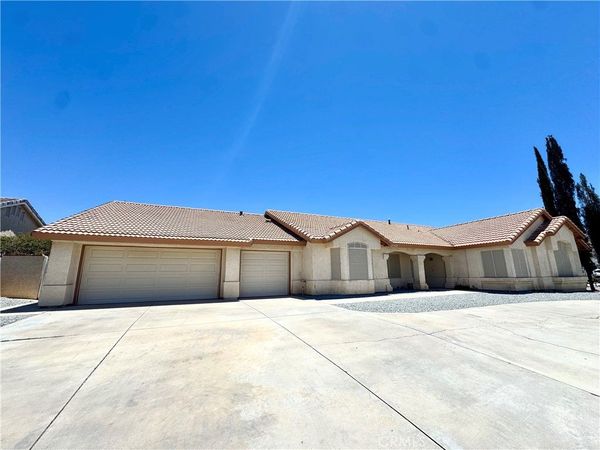 12789 Yorkshire Drive, Apple Valley, CA 92308