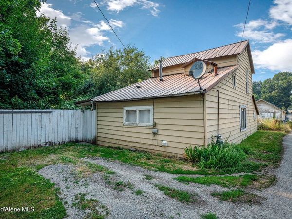 1030 N 1st St , Coeur d'Alene, ID 83814