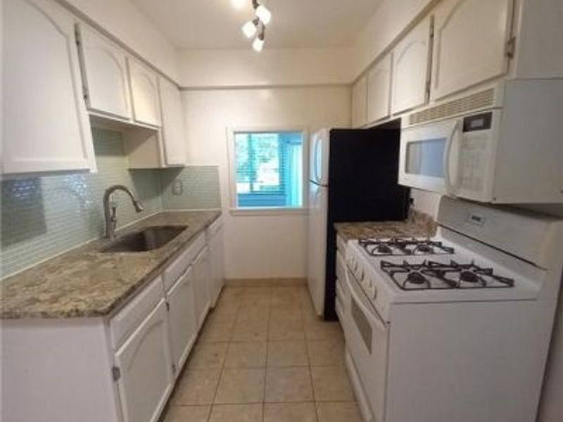 12900 Lake Avenue, Unit 118, Lakewood, OH 44107 Photo 8