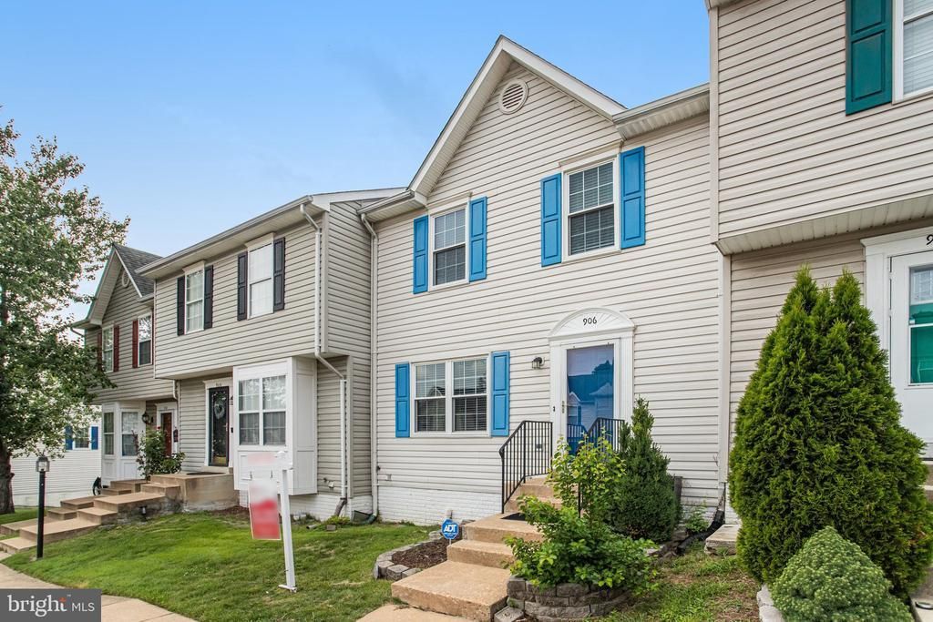 906 Kings Crest Drive, Stafford, VA 22554 Main Photo