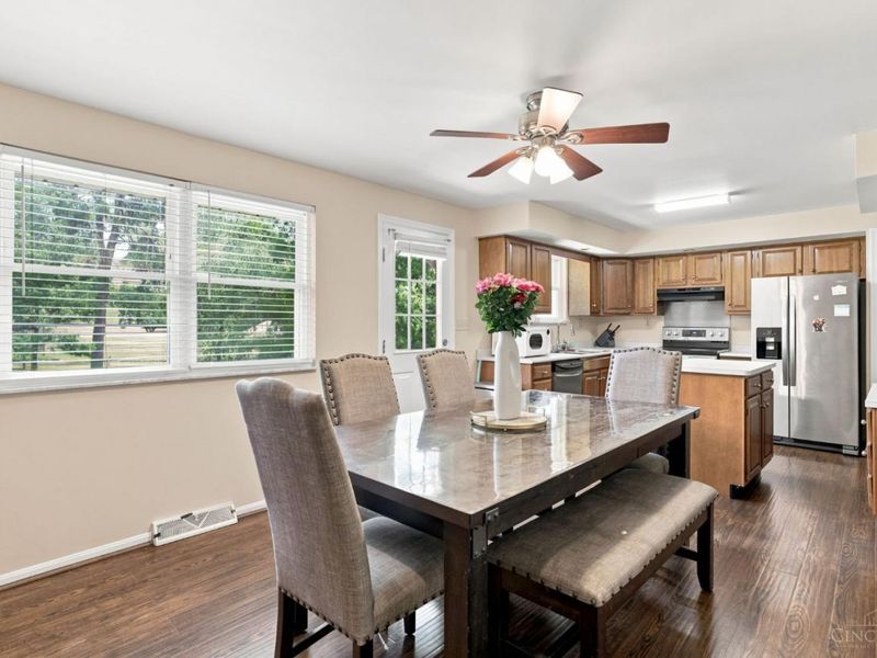 6224 Schunk Court, Green Township, OH 45239 Photo 12