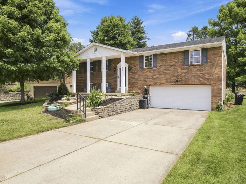 6224 Schunk Court, Green Township, OH 45239 Photo 2