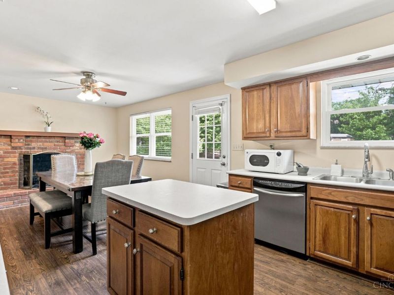 6224 Schunk Court, Green Township, OH 45239 Photo 8