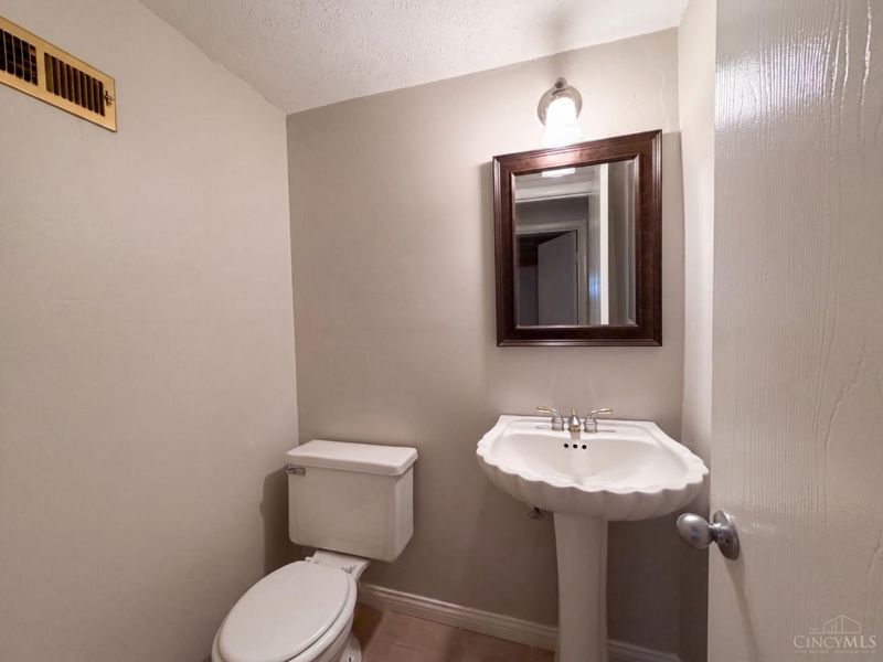 5569 Partridge Circle, West Chester, OH 45069 Photo 16