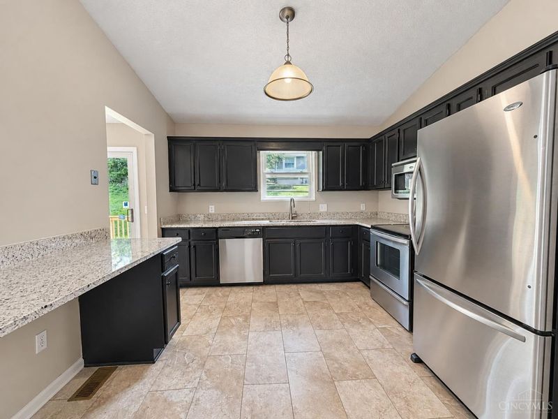 5569 Partridge Circle, West Chester, OH 45069 Photo 8
