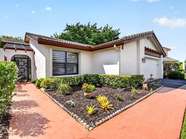 5791 Lakeview Mews Place, Boynton Beach, FL 33437
