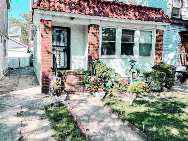 80-25 Woodhaven Boulevard , Ridgewood, NY 11385