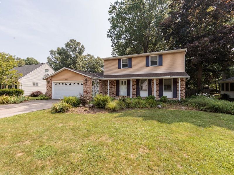 711 Arlington Drive, Vermilion, OH 44089 Photo 2