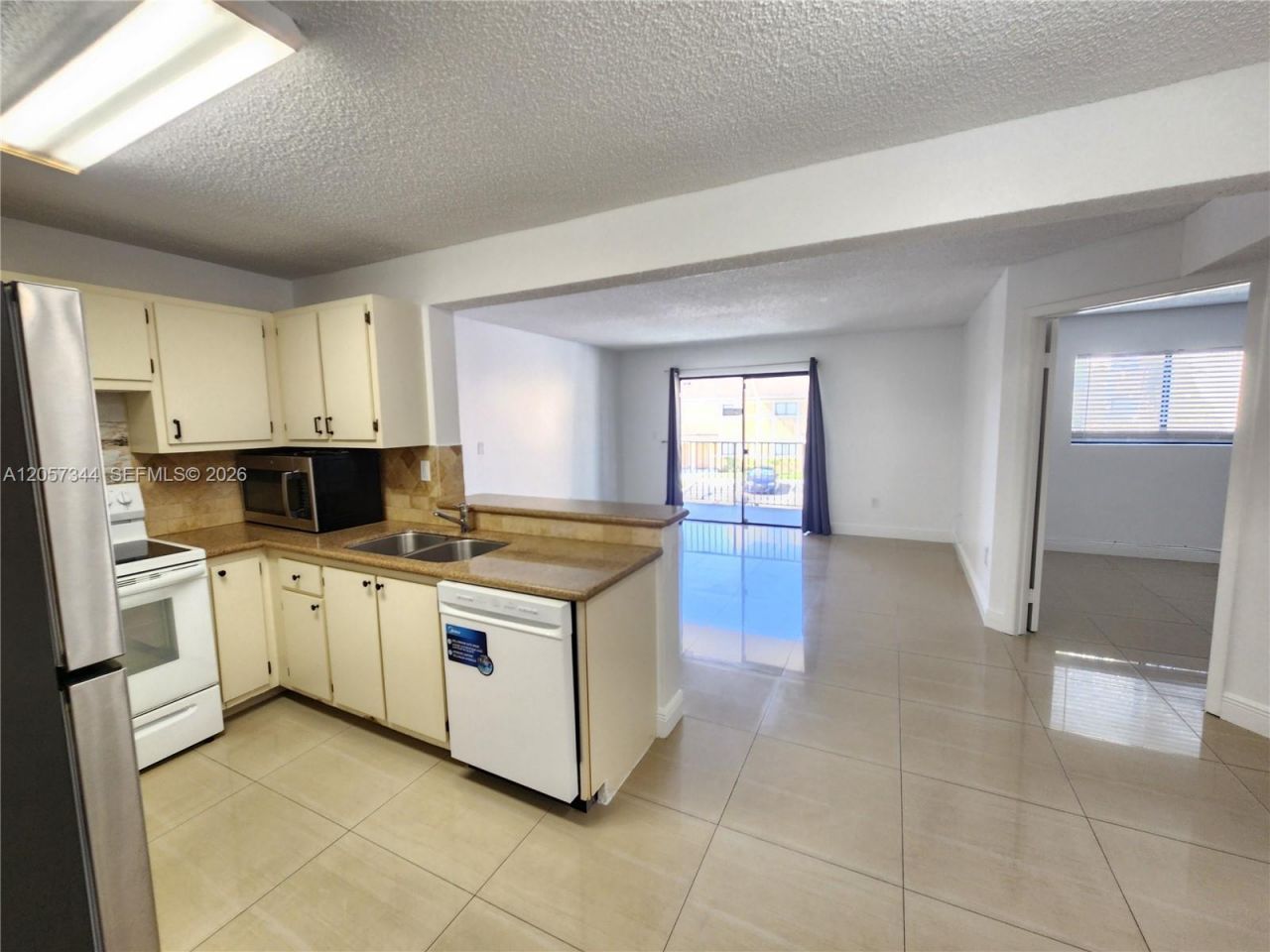 9491 S Palm Cir S, Unit 205, Pembroke Pines, FL 33025 Photo