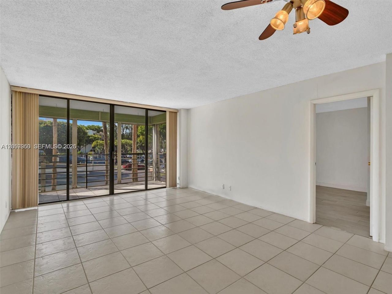 20500 W Country Club Dr , Unit 203, Aventura, FL 33180 Photo