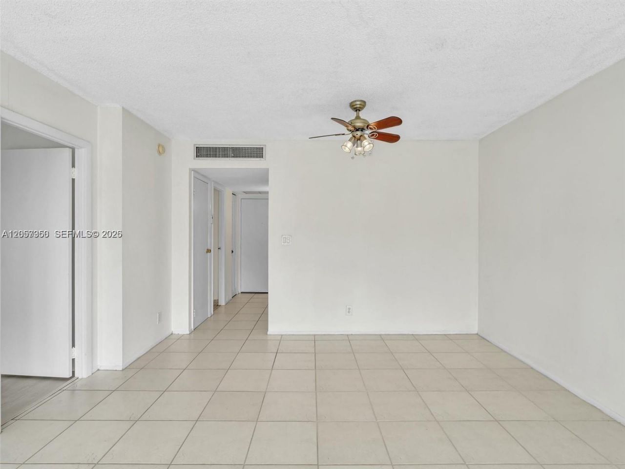20500 W Country Club Dr , Unit 203, Aventura, FL 33180 Photo