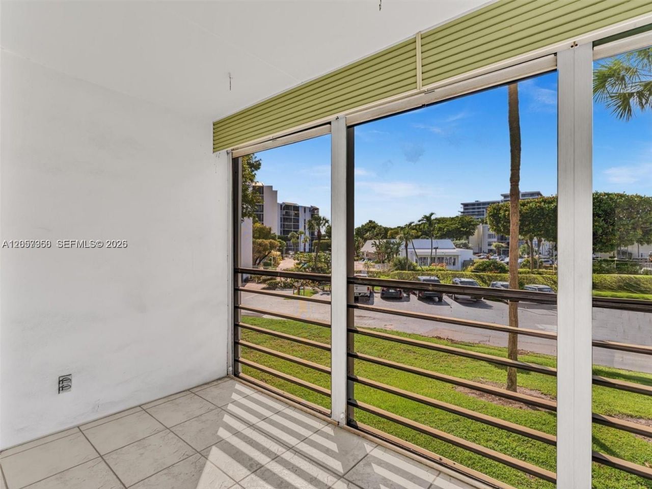 20500 W Country Club Dr , Unit 203, Aventura, FL 33180 Photo