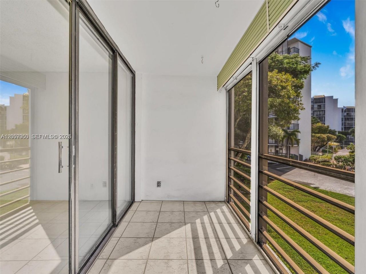 20500 W Country Club Dr , Unit 203, Aventura, FL 33180 Photo