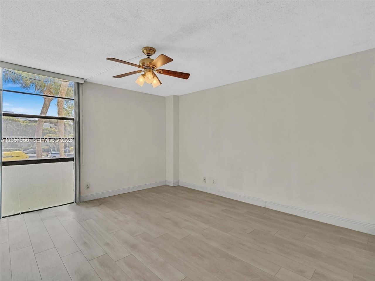 20500 W Country Club Dr , Unit 203, Aventura, FL 33180 Photo
