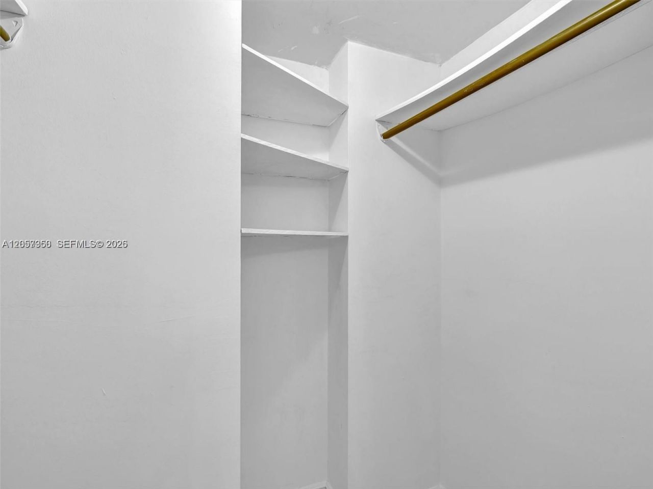 20500 W Country Club Dr , Unit 203, Aventura, FL 33180 Photo