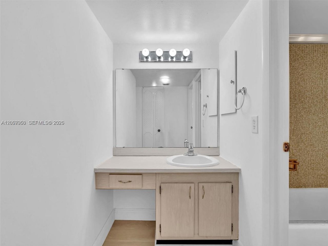 20500 W Country Club Dr , Unit 203, Aventura, FL 33180 Photo