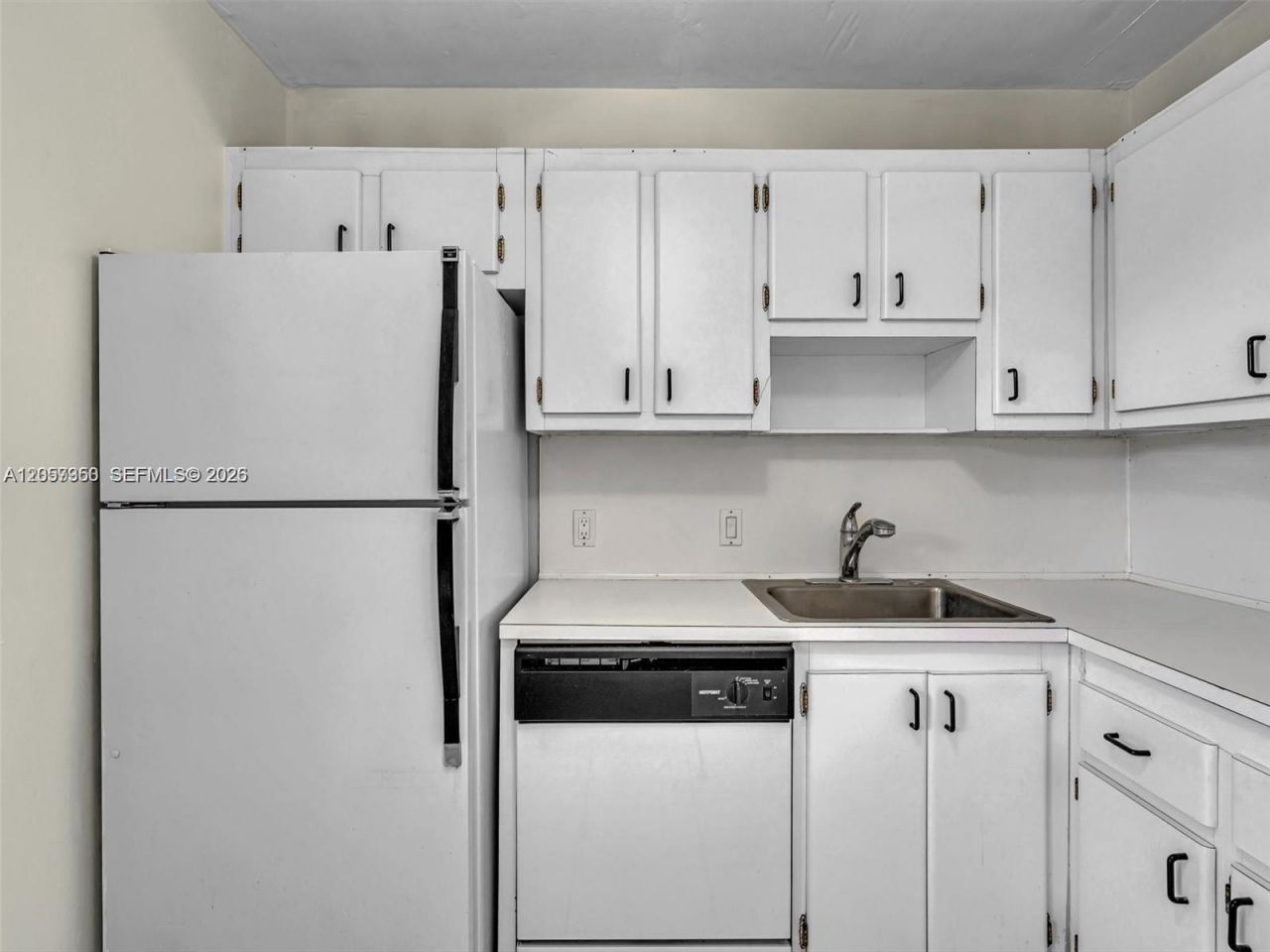 20500 W Country Club Dr , Unit 203, Aventura, FL 33180 Photo