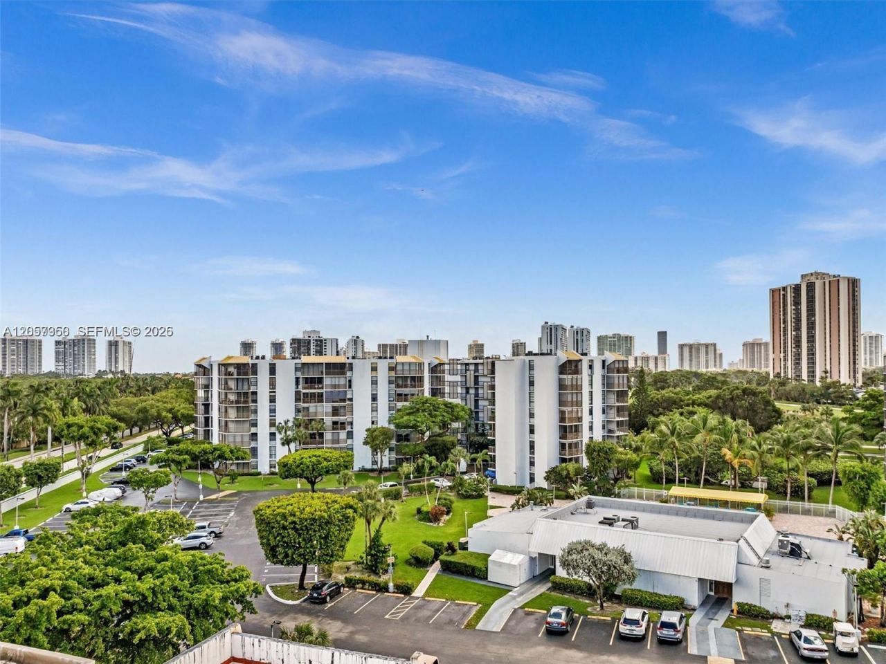 20500 W Country Club Dr , Unit 203, Aventura, FL 33180 Photo