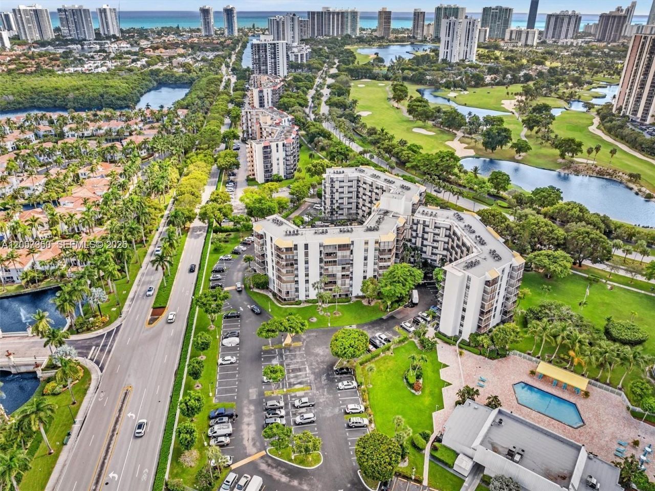 20500 W Country Club Dr , Unit 203, Aventura, FL 33180 Photo