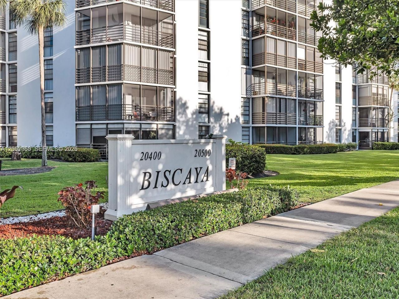 20500 W Country Club Dr , Unit 203, Aventura, FL 33180 Photo