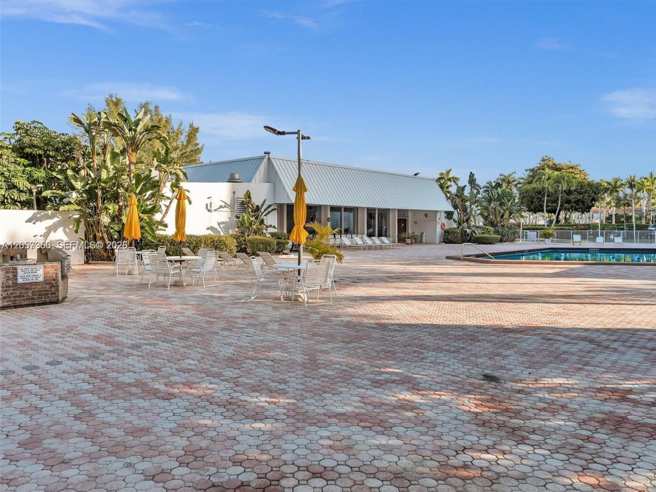 20500 W Country Club Dr , Unit 203, Aventura, FL 33180 Photo