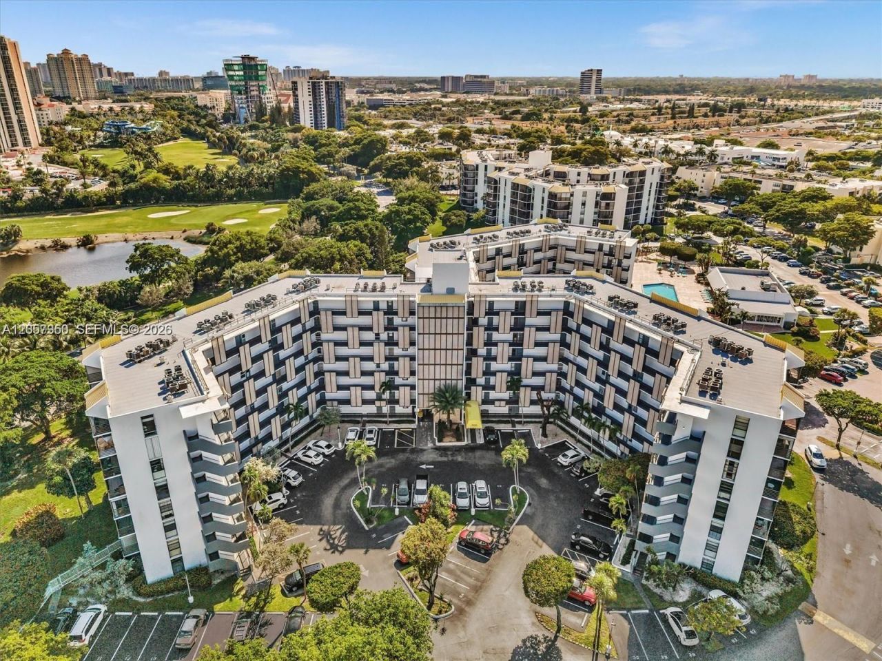 20500 W Country Club Dr , Unit 203, Aventura, FL 33180 Photo