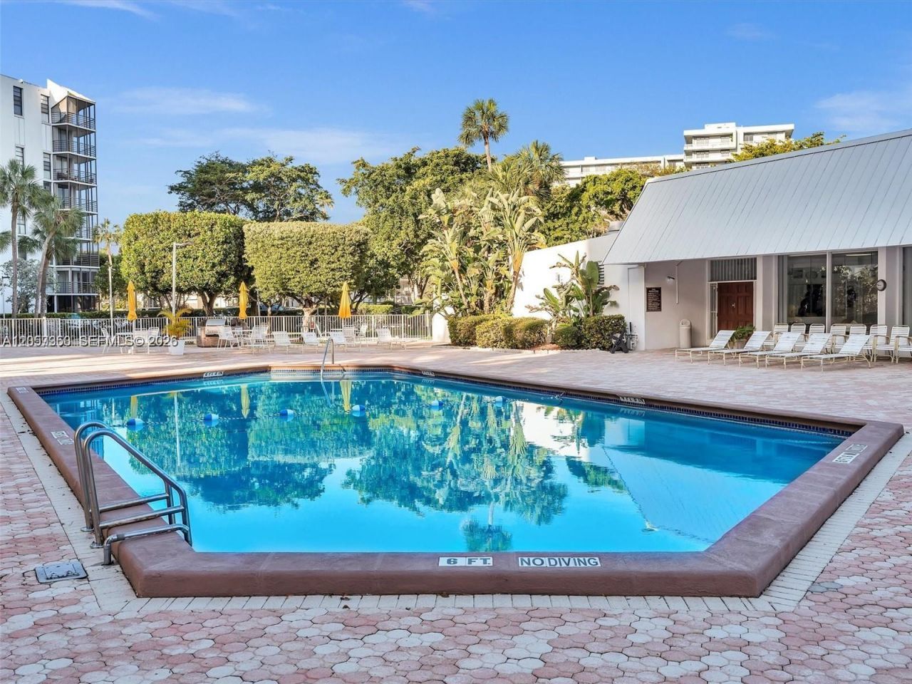 20500 W Country Club Dr , Unit 203, Aventura, FL 33180 Photo