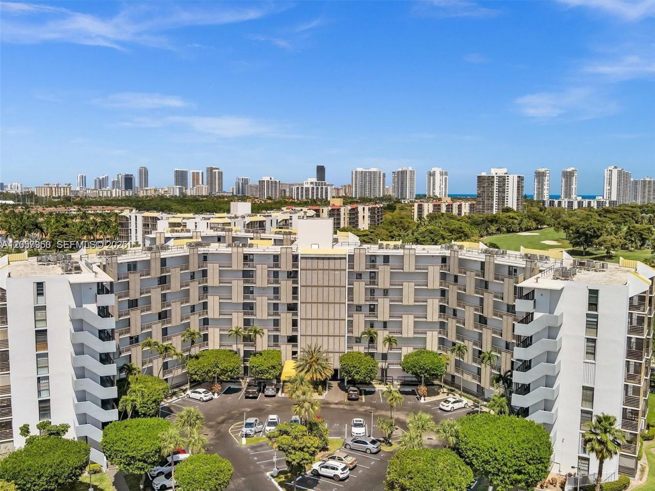 20500 W Country Club Dr , Unit 203, Aventura, FL 33180 Photo